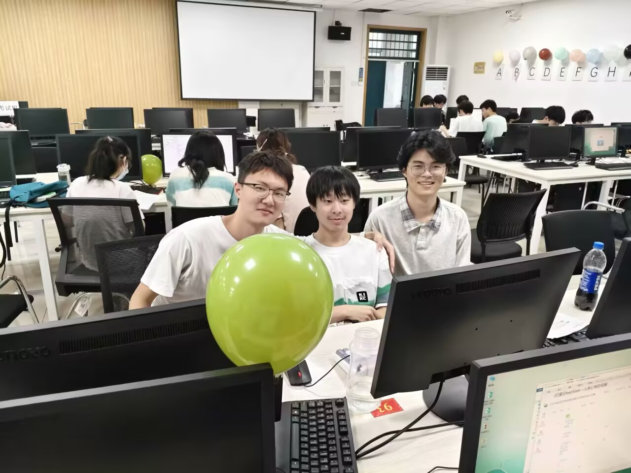 IT 协会技术活动合影